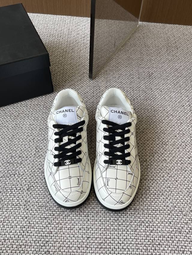 Chanel Chanel New Checkerboard Casual Sports Shoes, Board Shoes, Color Matching