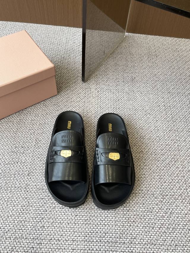 Miu Miu 25Ss Spring And Summer New Gold Coin Beach Slippers Metal Letter Micro-L