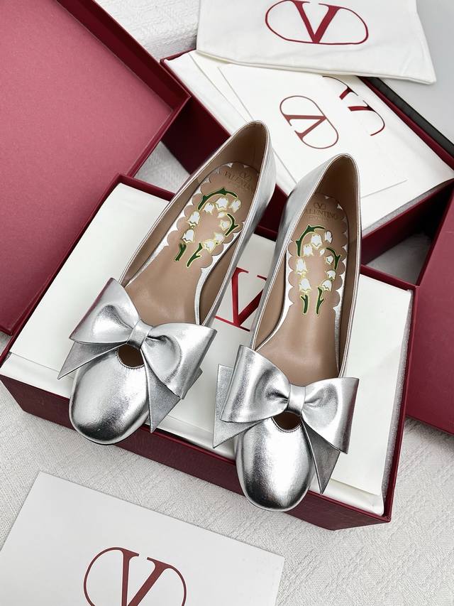 Valentino Valentin*25Ss Bow Thick Heel Shoes The Bow Element Is Sweet And Age-Re