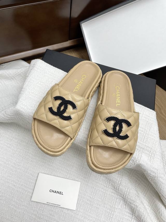 Chanel2025 New Double C Thick-Soled Diamond Slippers The Eternal Classic In The