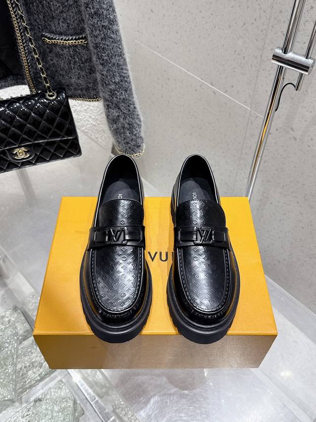 Top Version Lv New Chain Embossed Thick-Soled Loafers Upper: Imported Open-Edge