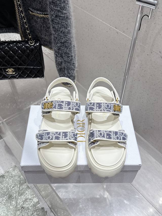 Top Version Dior Dior's Latest Spring And Summer Velcro Sandals, Many Celebritie