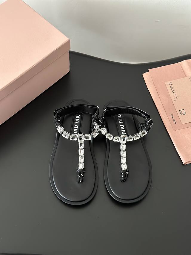 160 Diamonds Miumi*24 New Gemstone Diamond Flip-Flops Don't Look Simple, The Cra