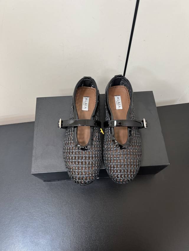 Alaia Classic Retro Woven Mesh Hollow Mary Jane Shoes Full Of Girlish Style Both