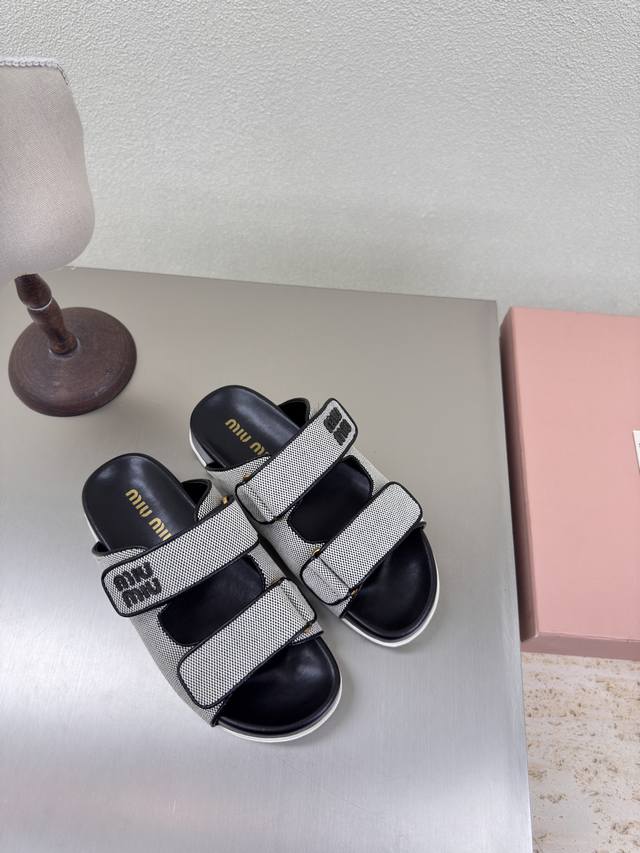 Miu'miu Beach Thick-Soled Slippers Black And White Matching Version Thick-Soled