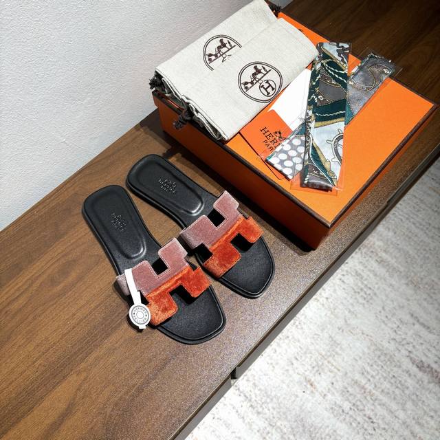 Factory Price Pp: Free Random Matching Silk Scarf Brand: Hermes Official Website