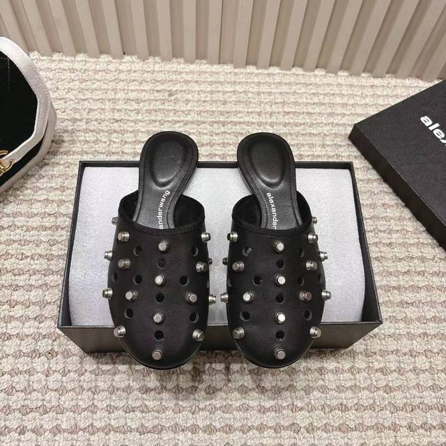 Alexander Wang Alexander Wang 2025 Early Spring New Rivet Hollow Half-Slippers F
