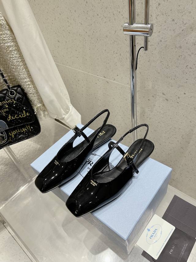 Prada Prada 25Ss Early Spring New Beautiful Square Toe Flat Sandals The Long-Los