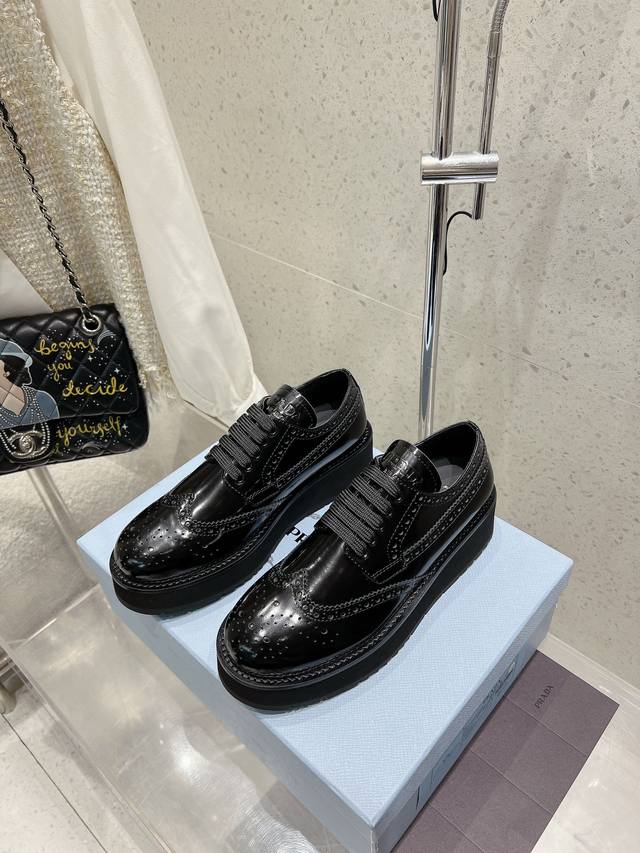 Factory Price Prada Classic Thick-Soled Leather Shoes This Style Is More Neutral