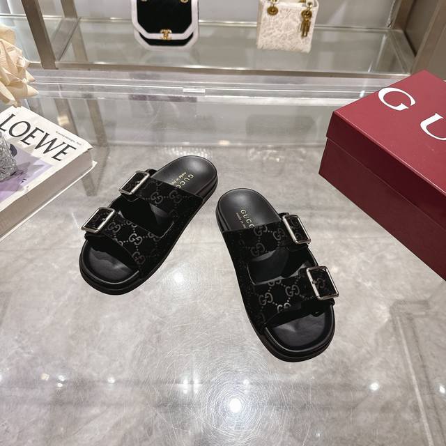 8838-5 Black 35-42 Crafted From Premium Gg Lambskin, This Statement Shoe Combine