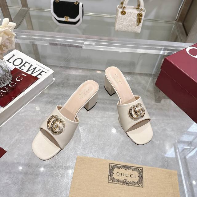 9719-6 White 35-42