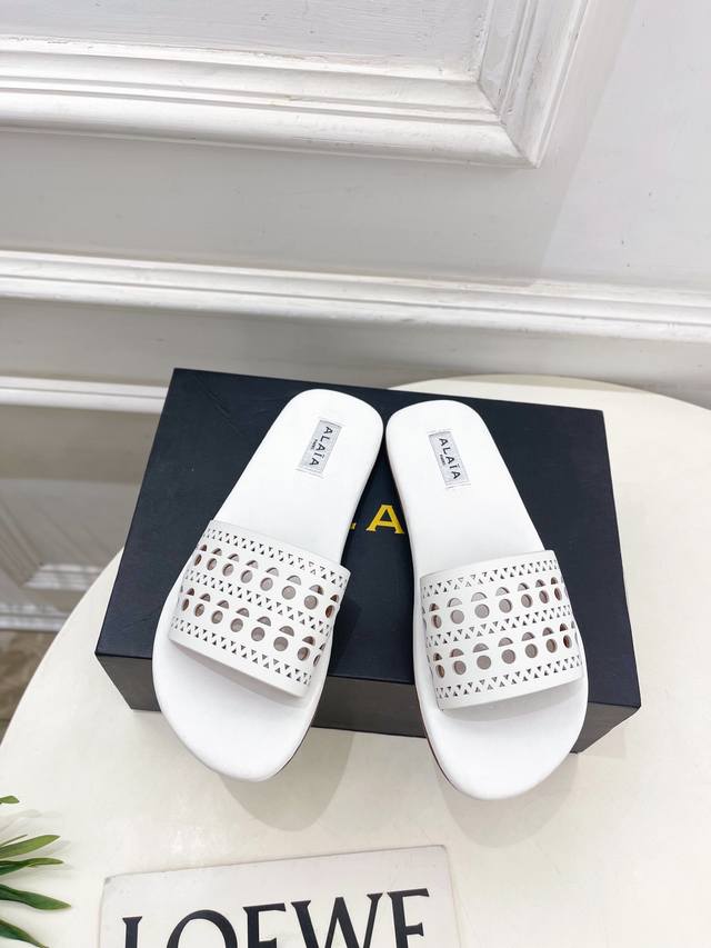 Alaa Alaa 25Ss Spring And Summer New Hollow Flat Lazy Slippers Alaa Is The Most