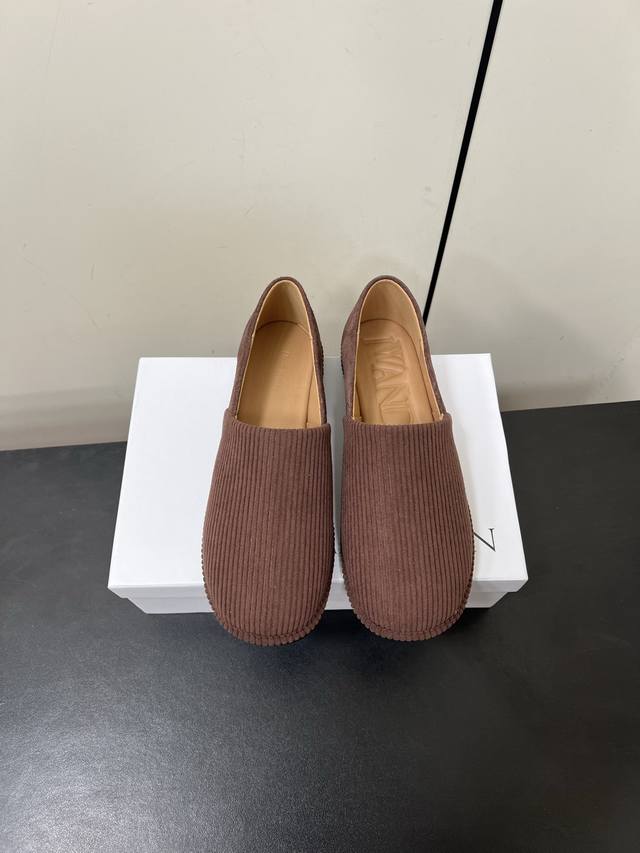 Jwanderson25 The Latest Spring And Summer Catwalk Style Simple Twill Loafers! Th
