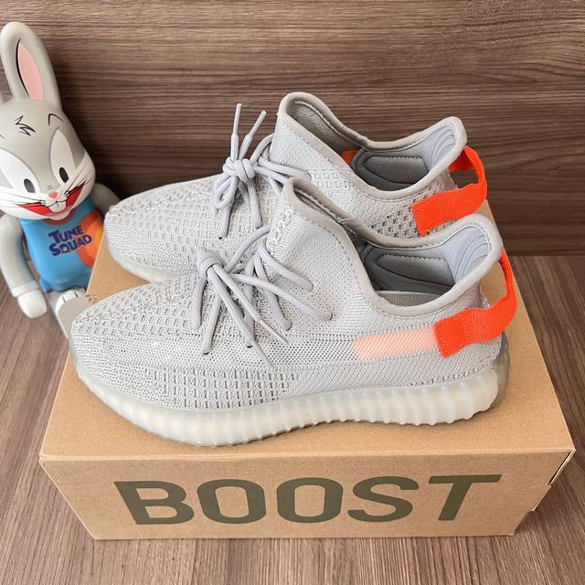 One Size Smaller Top Version Adidas Originals Yeezy Boost 350 Taillight Europe L
