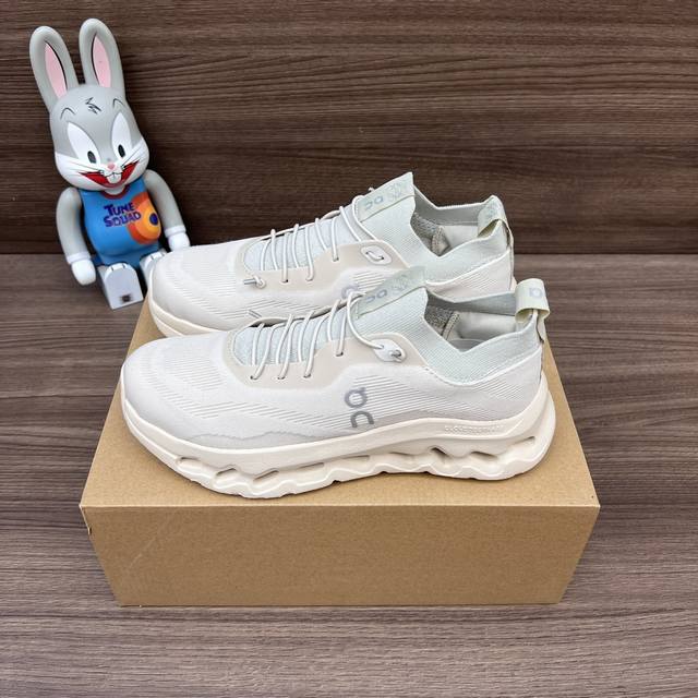 Top Version On Cloudtilt X Loewe Comfortable And Simple Low-Top Lifestyle Shoes.
