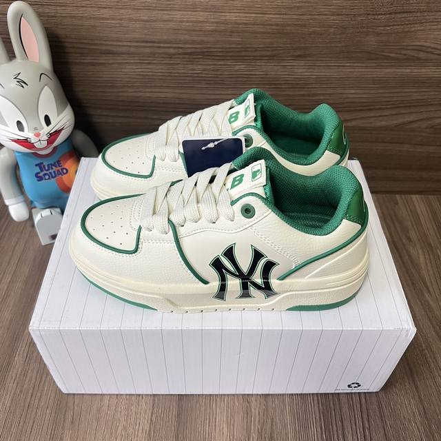 Top Version Mlb New York Yankees Unique Charm, Free And Flexible Wear-Resistant