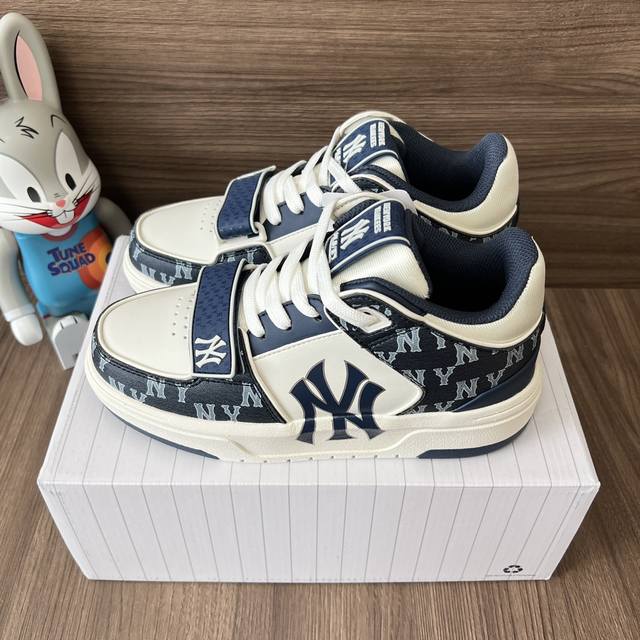 Top Version Mlb New York Yankees Retro Old Flower Non-Slip Wear-Resistant Mid-To