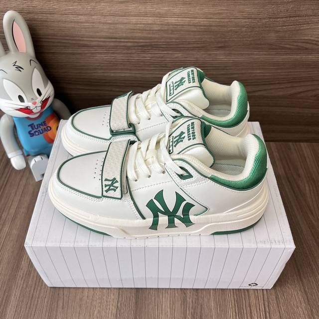 Top Version Mlbchunkyliner New York Yankees Anti-Bone Shock-Absorbing Mid-Top Sn
