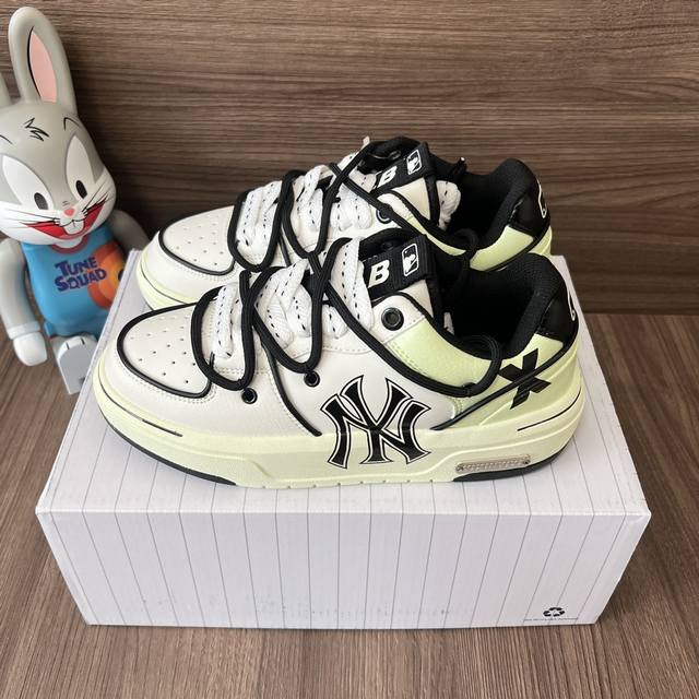 Top Version Mlb New York Yankees Couple Style Fresh Milk Tea Deconstructed Doubl