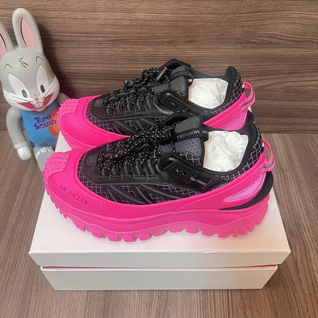 590 Top Version Moncler Trailgrip Mesh Lace-Up Round Toe Low-Top Sports Casual S