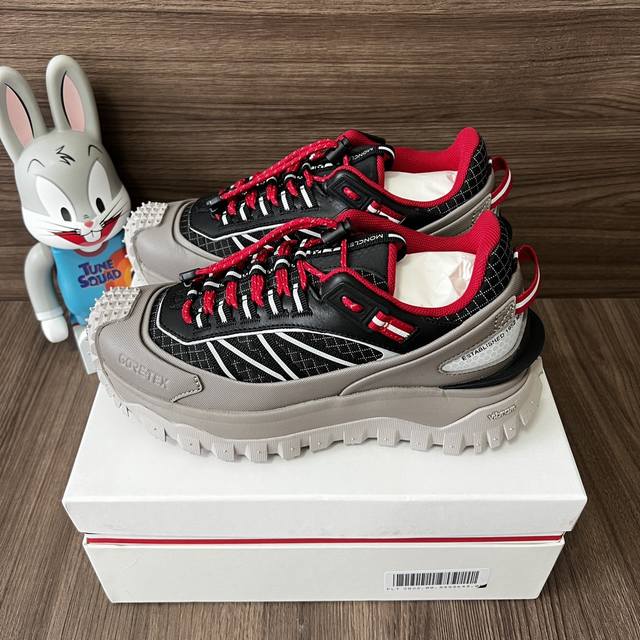 590 Top Version Moncler Trailgrip Mesh Lace-Up Round Toe Low-Top Sports Casual S