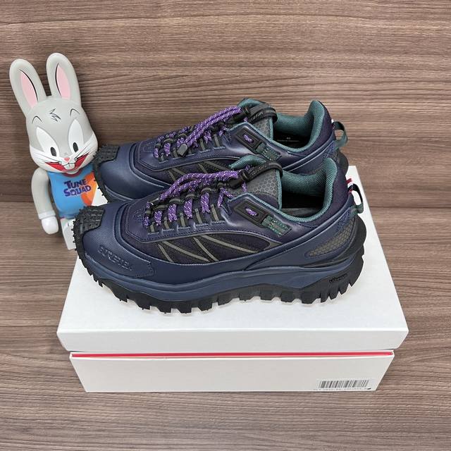 590 Top Version Moncler Trailgrip Mesh Lace-Up Round Toe Low-Top Sports Casual S