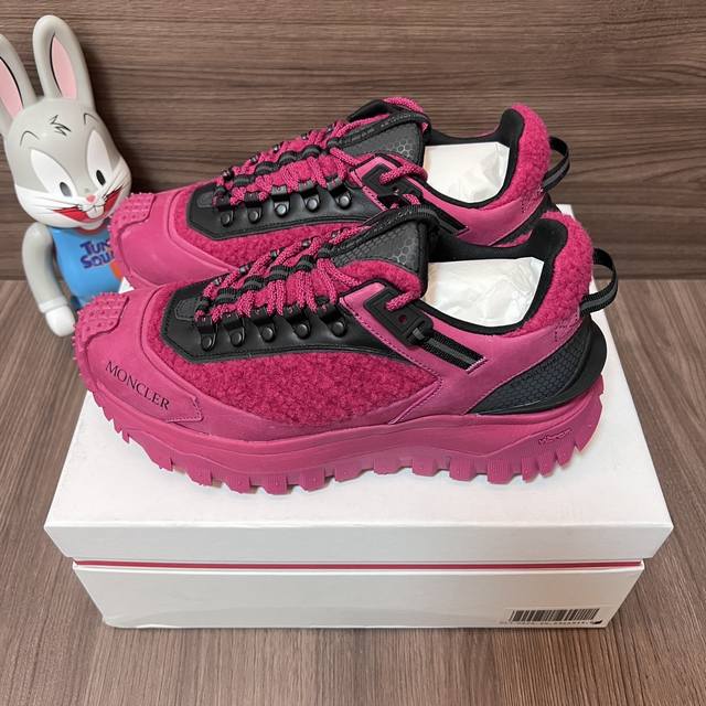590 Top Version Moncler Trailgrip Mesh Lace-Up Round Toe Low-Top Sports Casual S