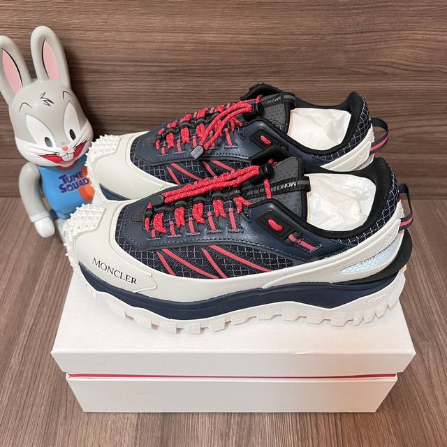590 Top Version Moncler Trailgrip Mesh Lace-Up Round Toe Low-Top Sports Casual S
