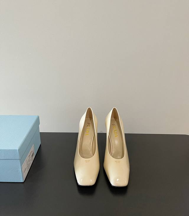 Prada Original Development And Purchasing Prada Latest Thick High Heel Small Squ