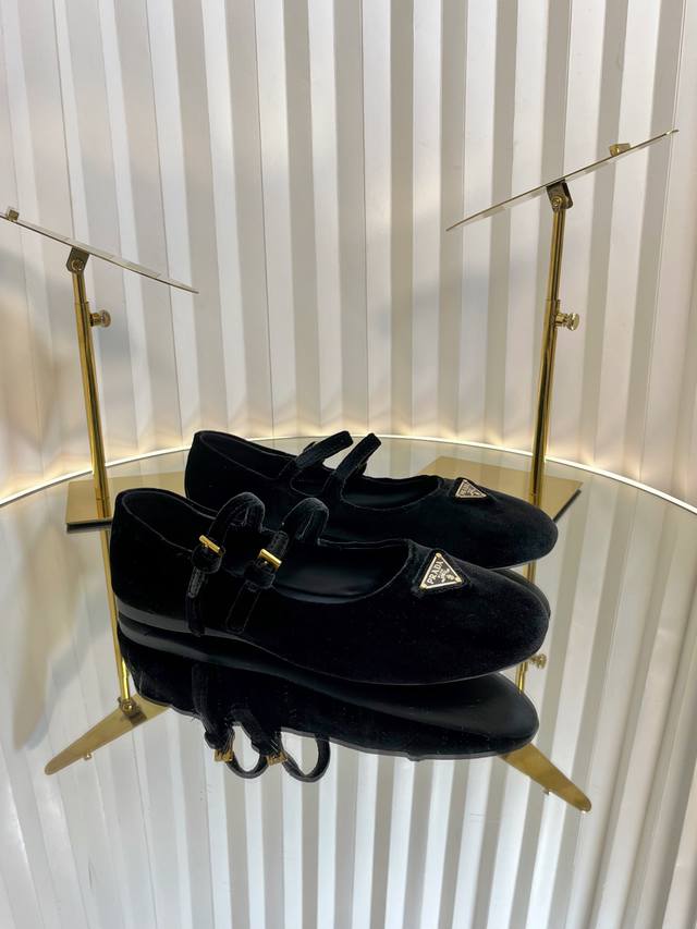 Prada Prada's New Products Are Coming. Prada Glow Limited-Time Store Is Very Shi