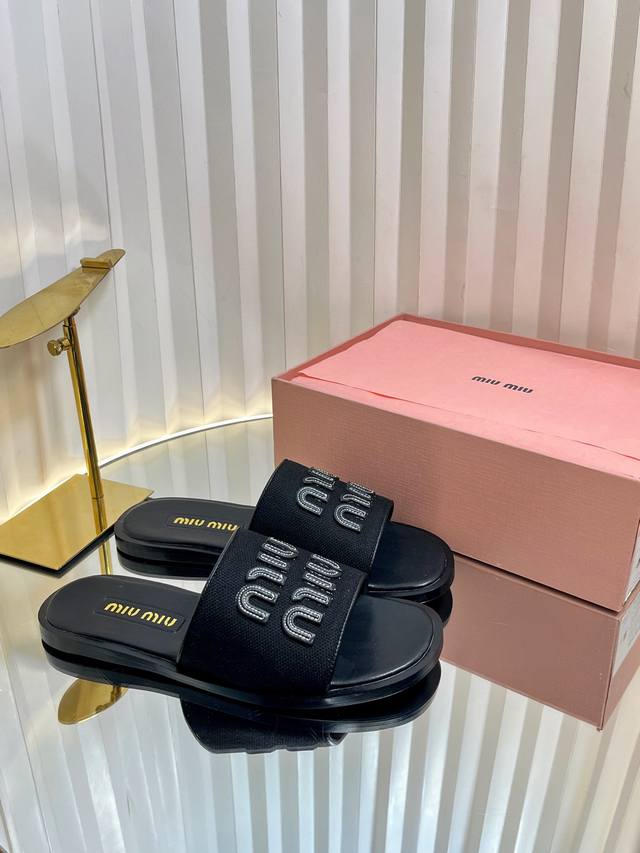 Miumiu Miu Miu Spring Straw Slippers Miumiu Flat-Soled Micro-Logo Sandals Are Si
