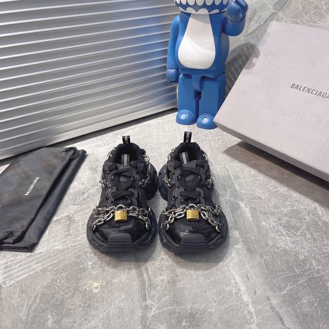 Factory Balenciaga 3Xl Childlike Lock Balenciaga Phantom Sneaker Official Synchr