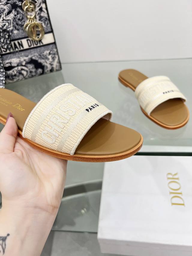 24 New Dio Embroidered Sandals In Jelly Color This Dway Sandal Is A New Product