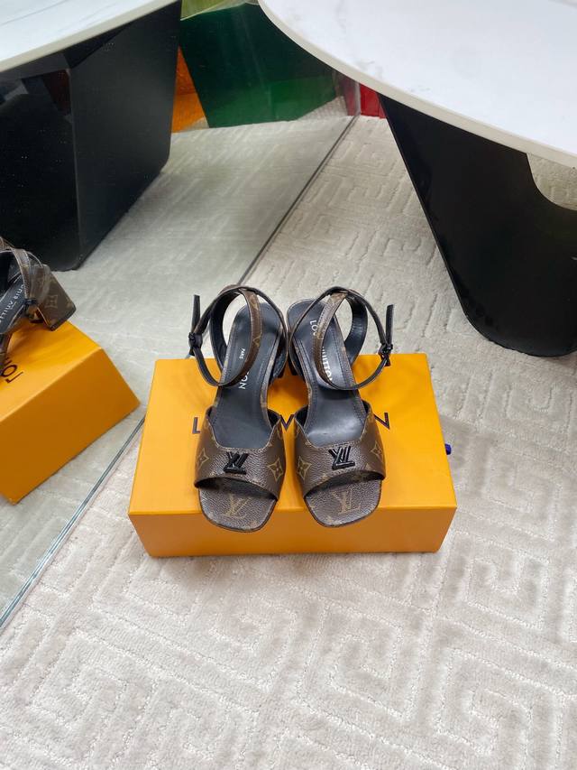 Loui* Vuitto* L Donkey Brand 2025 New Style Painted Buckle Thick Heel Sandals Ma