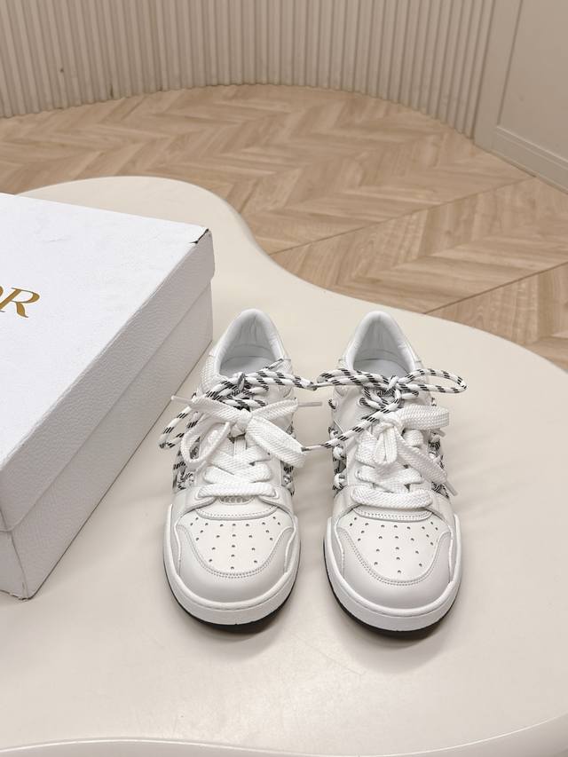 Low-Top Style Out Couple's Dior Dior 25 New College Style Casual Fashion High-To