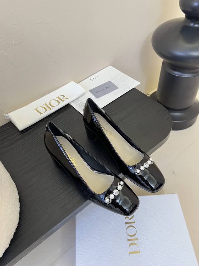 Dior Spring And Summer New Mary Jane Shoes Cd Letter Logo Pearl Buckle Thick Hee