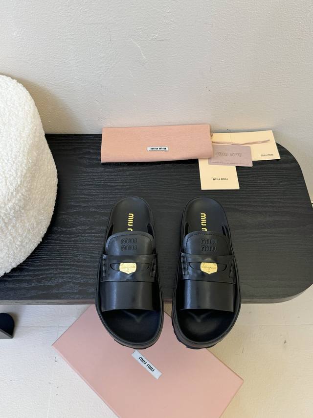 Miu Miu New Slippers Series New Arrival A Brand New Series That Combines Comfort
