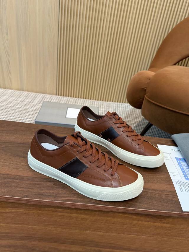 Tom Ford American Retro Luxury Model Size: 39-45 Tom Ford Is A European And Amer