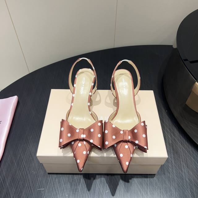 Factory: Exclusive Top Version Niche Brand Mach&Mach2025Vs New Single Shoe Serie