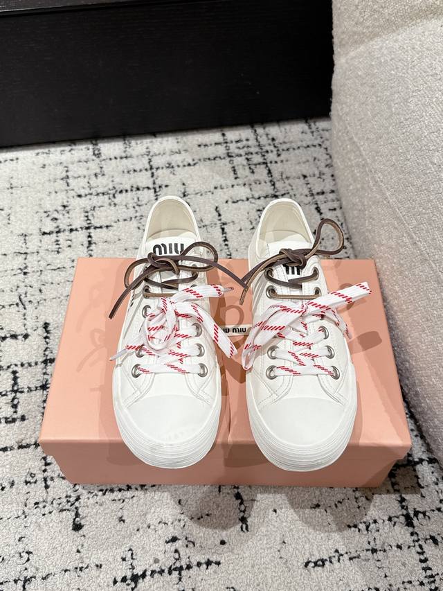 Miu Miu 25 Spring And Summer Latest Leather Round-Toe Lace-Up Low-Top Casual Sho