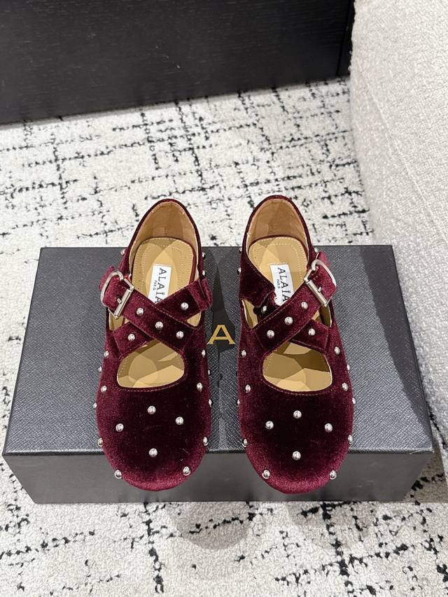Alaia Alaia 25 Catwalk Style Candy-Colored Flat Ballet Shoes The Same Sweet And