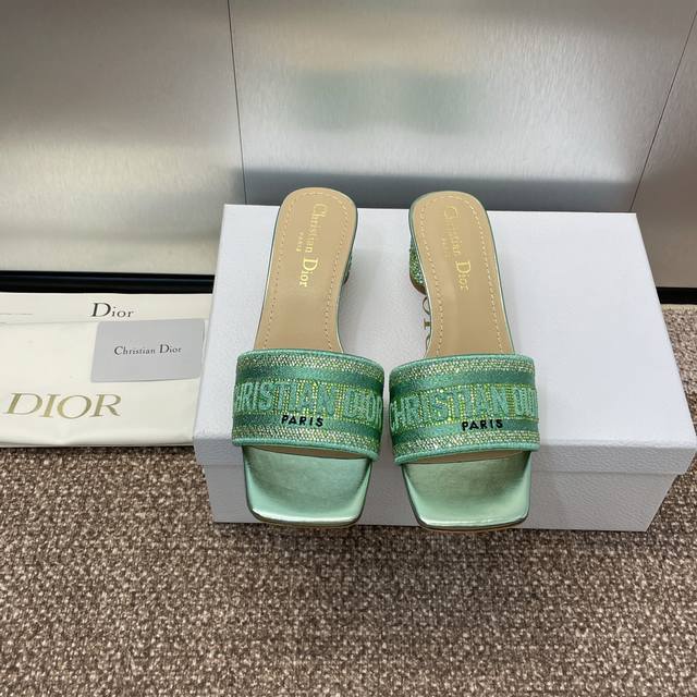Top Version Factory P Price P Dior Dway Spring And Summer New Flip Flops Color M