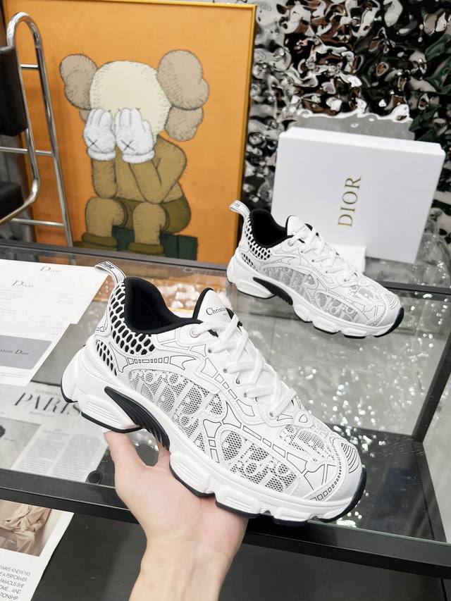 The Official Website Of Dior's New Patterns Has Been Updated Synchronously This