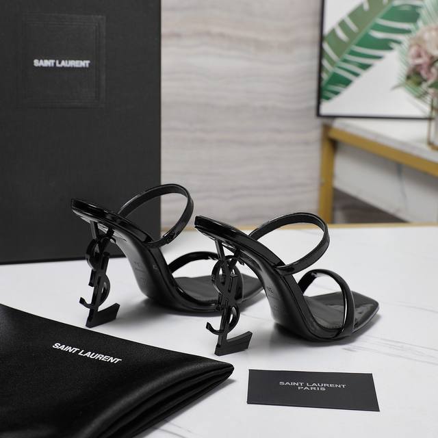 New Ysl Letter Heel Two-Strap Slippers Are Shipped Perfect Details The Foot Pad