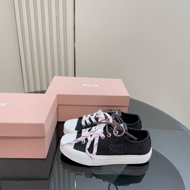 Factory Price P Cloth Miu Miu 25Ss New Show Fashionable Casual Canvas Shoes Whit