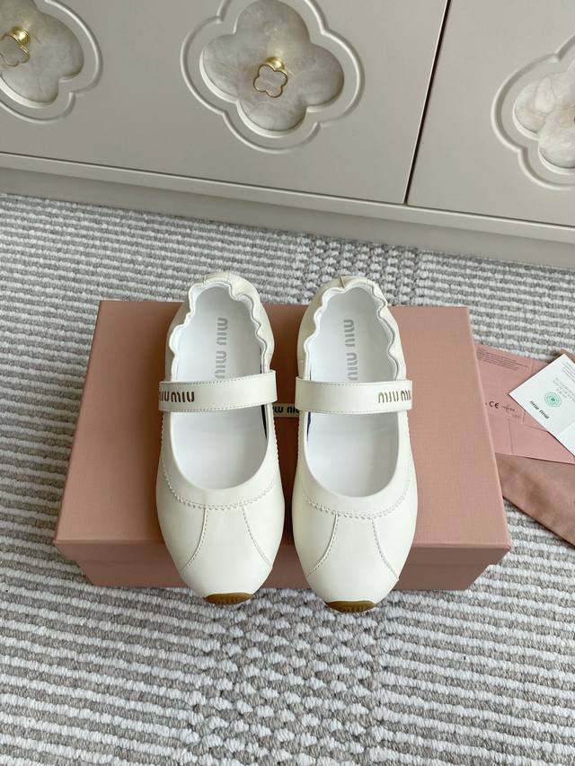 Miumiu Miu Miu New Catwalk Mary Jane Single Shoes Ballet Shoes Top Quality Minim
