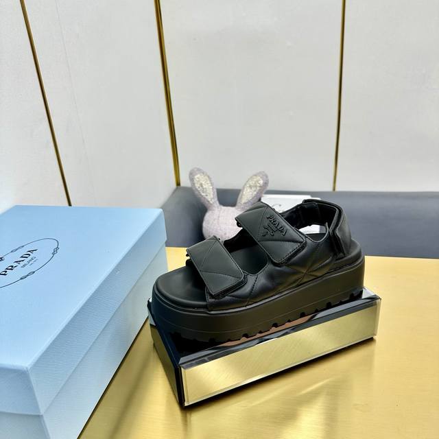 Top Version The Highest Version Of Prada 25 New Thick-Soled Casual Sneakers. Thi