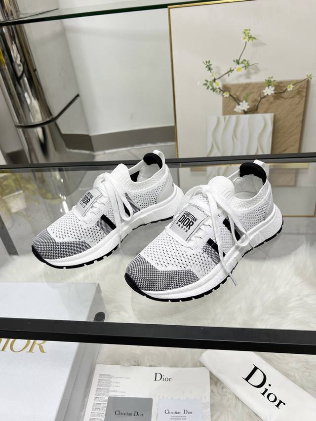 Product Trademark: Dior Casual Shoes Regular Size: 35-44 Product Material: Sele