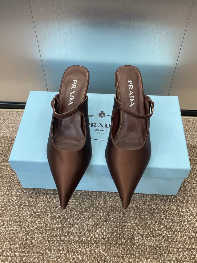 Factory P Price P Prada 2025 Spring And Summer Catwalk New High-Heeled Pointed T