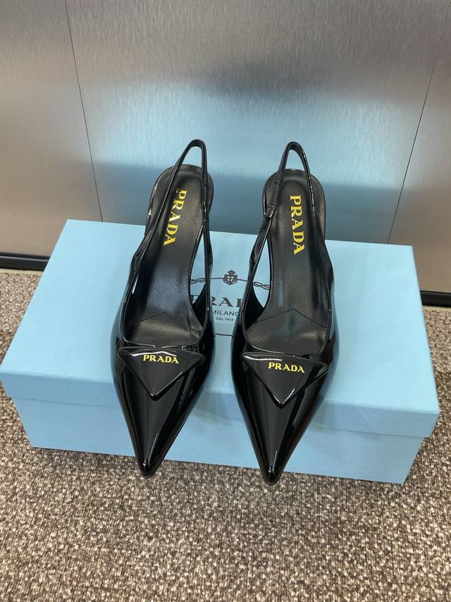 Factory P Price P Prada 2025 Spring And Summer Catwalk New High-Heeled Pointed T